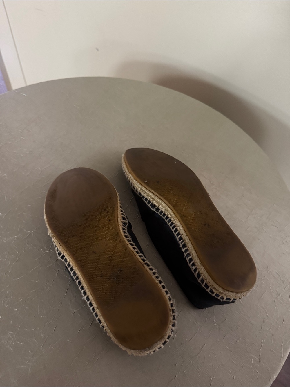 Gucci loafers size 8 black in color - Picture 3 of 3